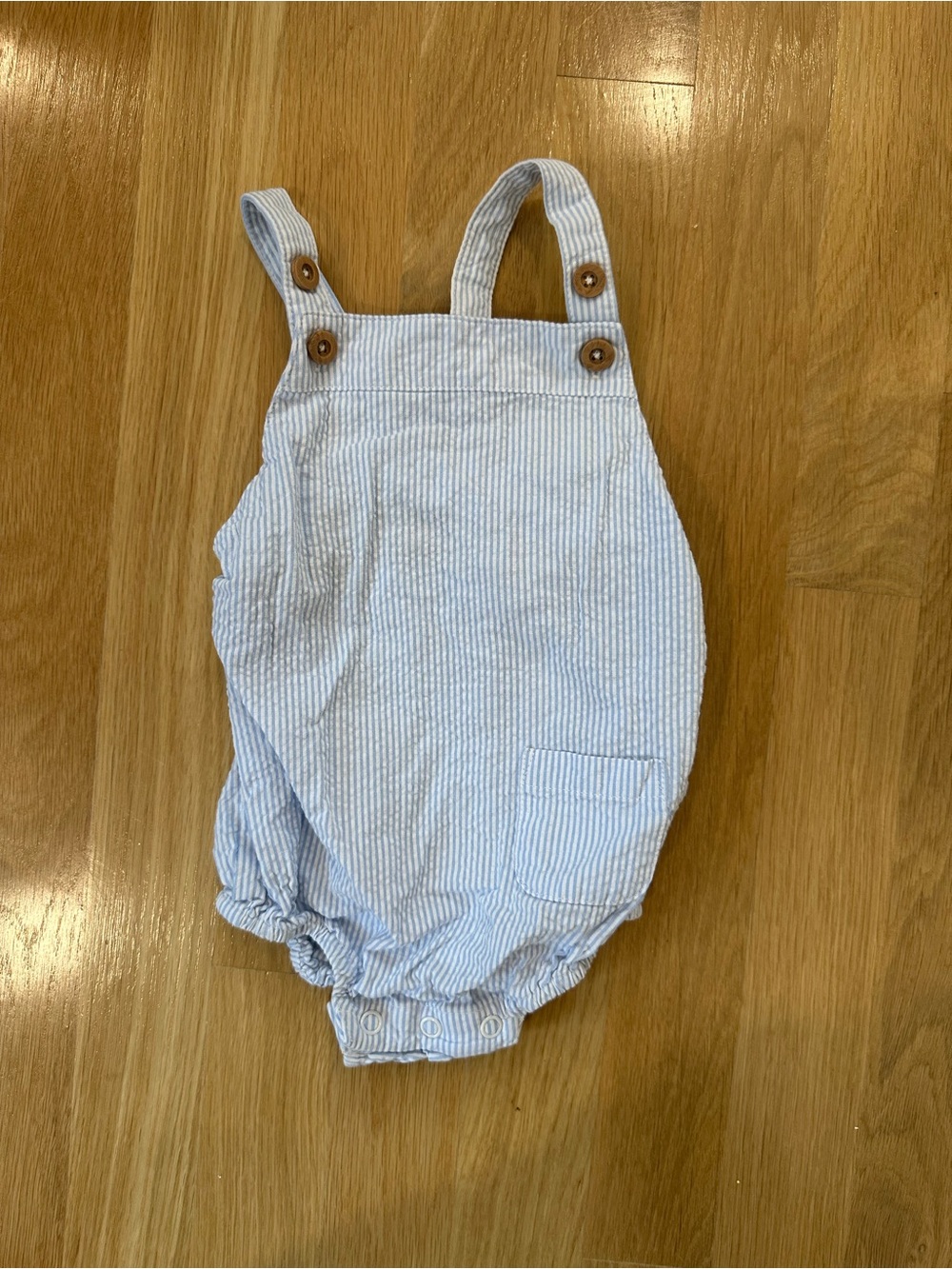 The Little White Company Light Blue Seersucker Baby Romper Overalls, 6-9 Months